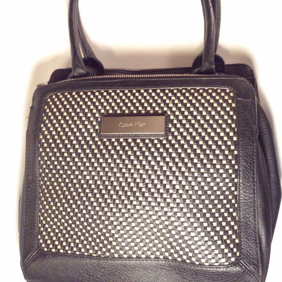 Hand Bag and Wallet Set  **MAKE AN OFFER** - Picture 6 of 7